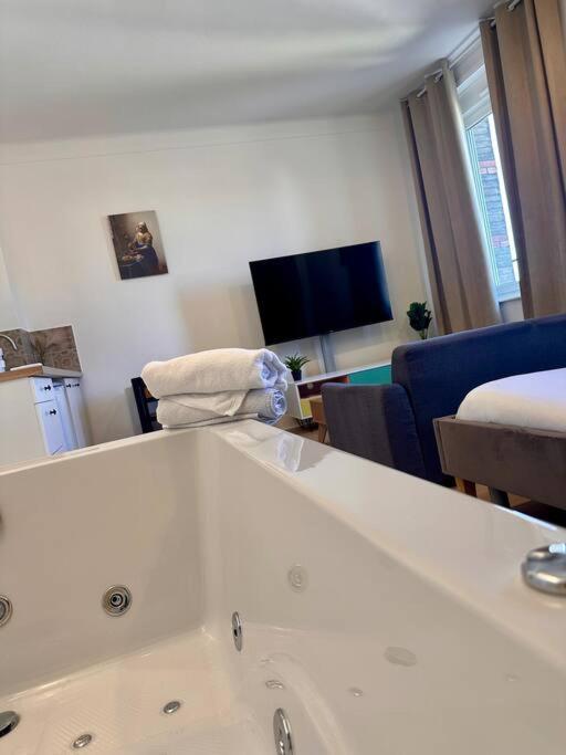 Britich 3D: Suite Spa Prive, Clim, Thermal/Artem 南锡 外观 照片